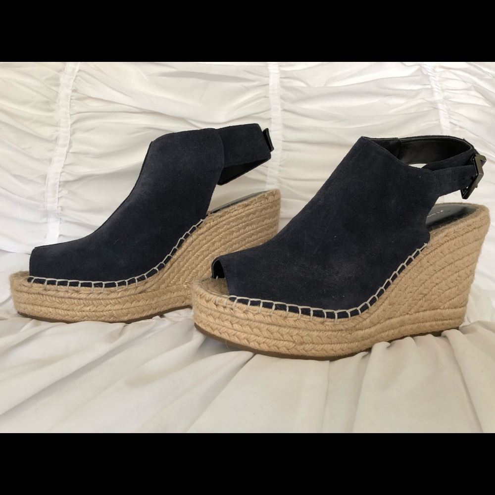 Brand New. Kenneth Cole espadrilles.